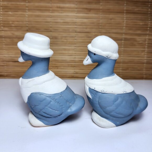 Ceramic Geese Salt and Pepper Shakers Collectible Geese Blue and White Vintage - Picture 7 of 8